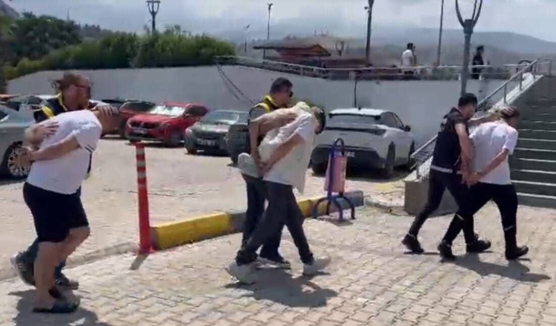 Hatay Emniyet Müdürlüğü ekiplerinin, haklarında yakalama kararı bulunan şahıslara yönelik