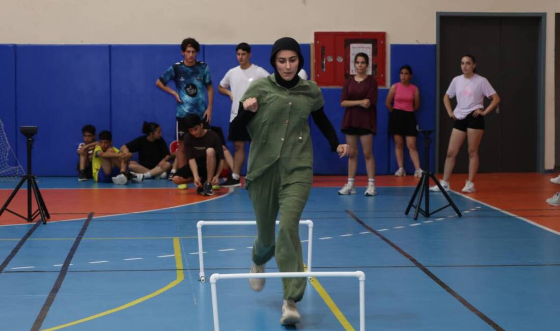 Hatay Büyükşehir Belediyesi, gençlerin kariyer hedeflerine ulaşmalarına destek olmak amacıyla