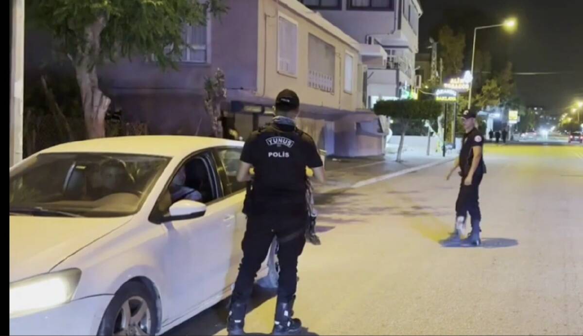 Hatay’ın Samandağ ilçesinde polis ekiplerinin gerçekleştirdiği kapsamlı asayiş uygulamalarında çeşitli