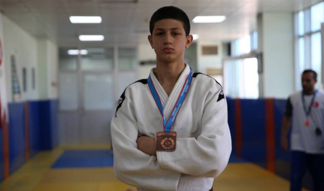 Hatay'da depremden sonra merak saldığı judoda milli takıma seçilen 14