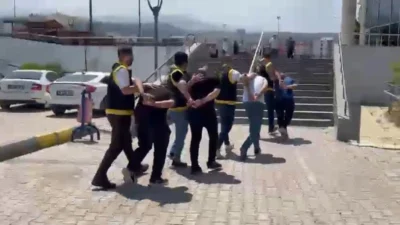 Hatay'ın İskenderun ilçesinde silahlı yaralama olayına karıştıkları belirlenen 3 şüpheli