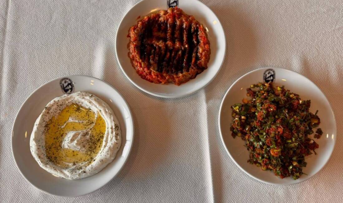 Hatay'ın geleneksel lezzetlerinin tanıtıldığı Gastronomi Evi'nde satışa sunulan ürünler arasında