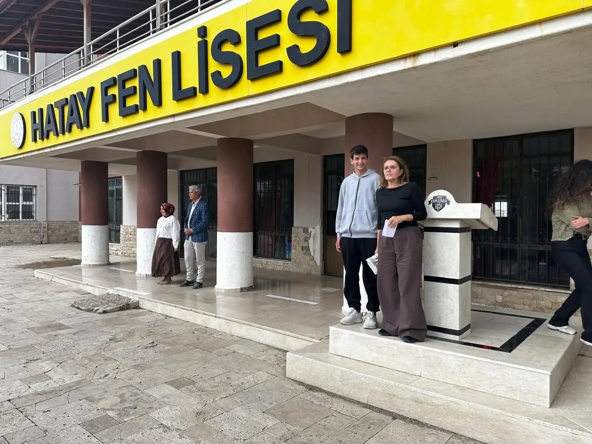 Hatay Fen Liseli Ali Topal’a iki madalya