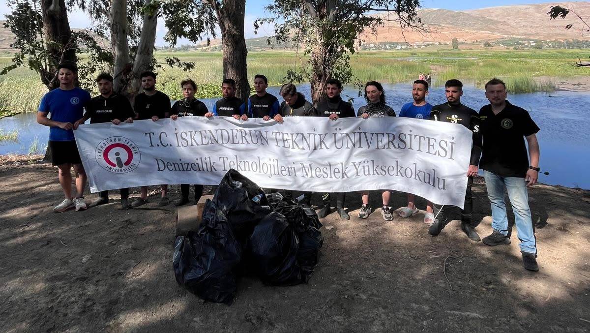 Geleceğin denizcileri Gölbaşı’nı temizledi