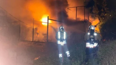 Hatay’ın Kırıkhan ilçesinde meydana gelen iki ayrı yangın, mahallelerde kısa