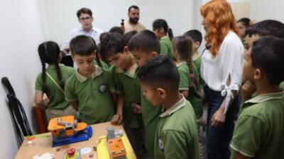 Hatay Büyükşehir Belediyesi (HBB), çocukları bilim ve teknolojiyle buluşturan çalışmalarını