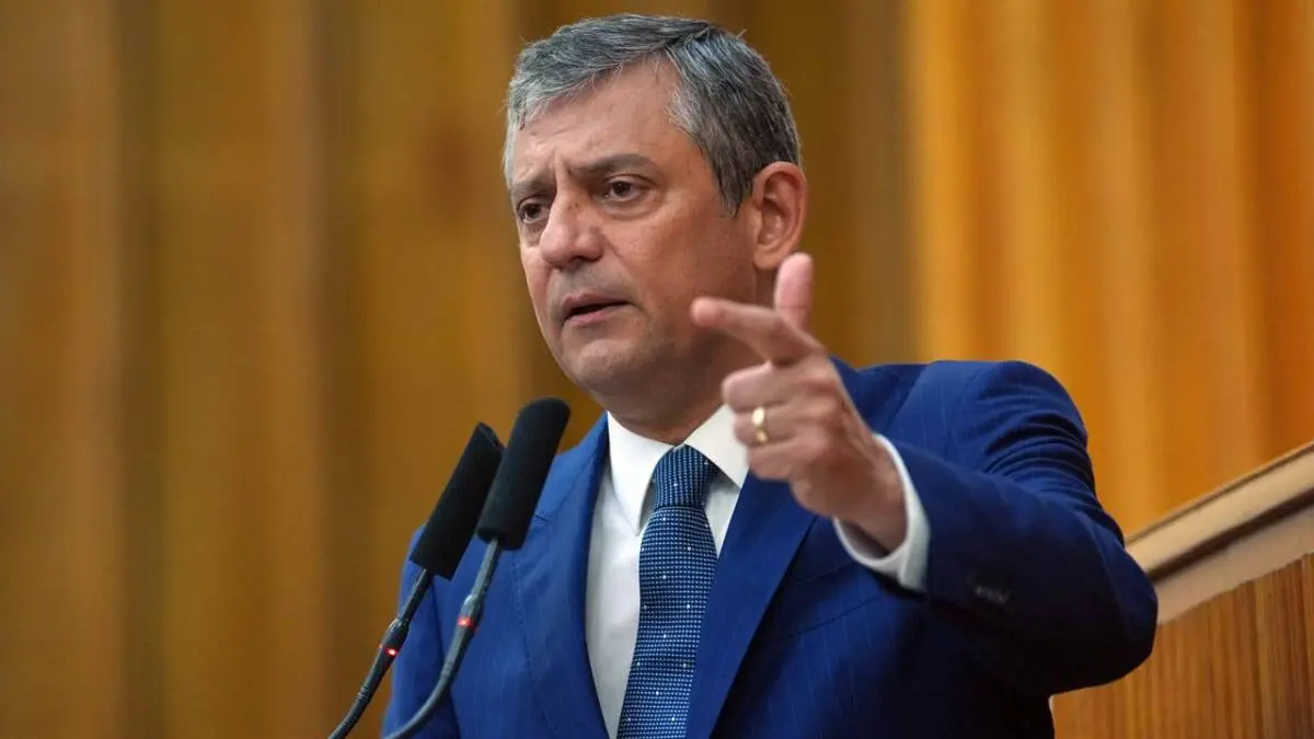 CHP’de dikkat çeken gelişme… Parti Meclisi’nde 28 ismin istifasıyla birlikte