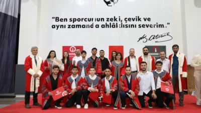 İskenderun Teknik Üniversitesi (İSTE) İskenderun Meslek Yüksekokulu’nda mezuniyet heyecanı yaşandı.