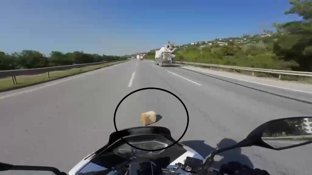 Hatay’ın İskenderun–Dörtyol otoyolunda meydana gelen trafik kazasında, seyir halindeki bir