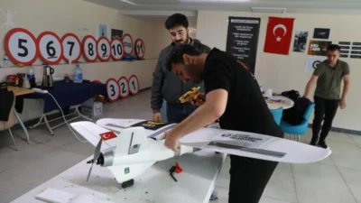 Hatay’da üniversite öğrencileri tarafından geliştirilen ANKA İnsansız Hava Aracı (İHA),