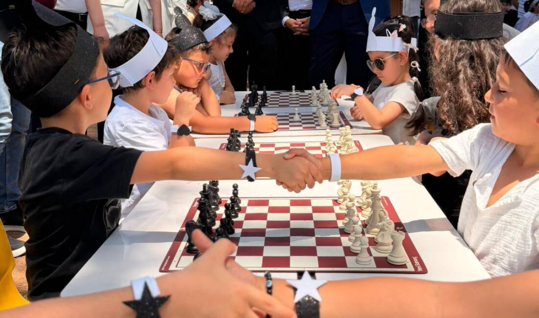 Dörtyol'da eğitim alanında örnek bir başarıya imza atan Portakal Çiçeği