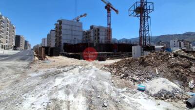 Hatay’ın Antakya ilçesine bağlı Armutlu Mahallesi’nde deprem sonrası yürütülen yeniden