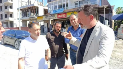 Ana ve ara yolları aylardır bozuk olan Arsuz'da, altyapı çalışmalarının