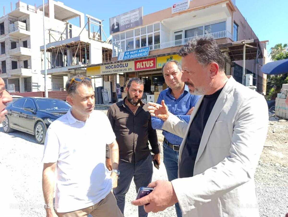 Ana ve ara yolları aylardır bozuk olan Arsuz'da, altyapı çalışmalarının