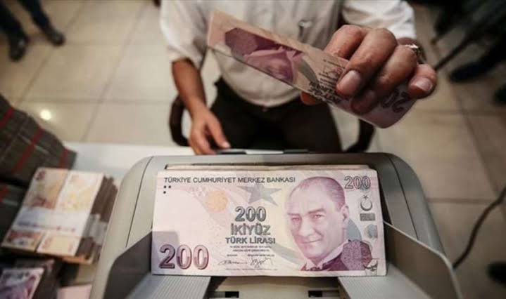TÜİK'in açıkladığı reel getiri verilerine göre mevduat faizi hem aylık