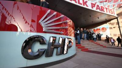 Cumhuriyet Halk Partisi'nde (CHP) yaşanan kriz yeni bir boyut kazandı.