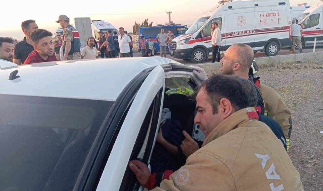 Kumlu-Batıayrancı mevkiinde TIR ile otomobilin çarpışması sonucu meydana gelen trafik