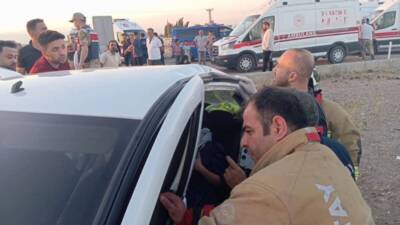 Kumlu-Batıayrancı mevkiinde TIR ile otomobilin çarpışması sonucu meydana gelen trafik