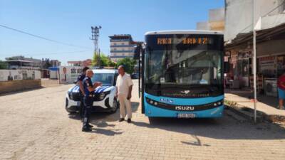 HATAY (AA) – Hatay’ın Reyhanlı ilçesinde, engelli kişiye yardımcı olmayan