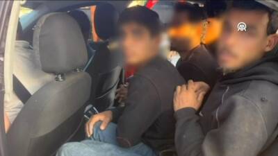 Hatay'da polis ekiplerinin düzenlediği operasyonda 5 düzensiz göçmen yakalanırken, göçmen