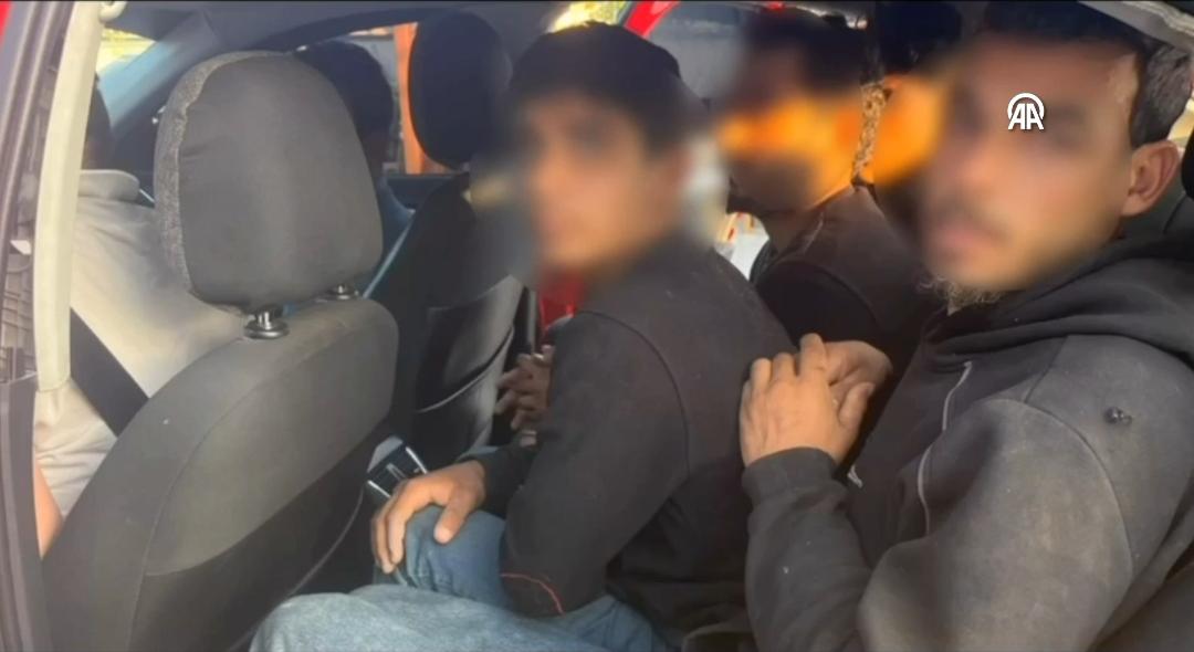 Hatay'da polis ekiplerinin düzenlediği operasyonda 5 düzensiz göçmen yakalanırken, göçmen