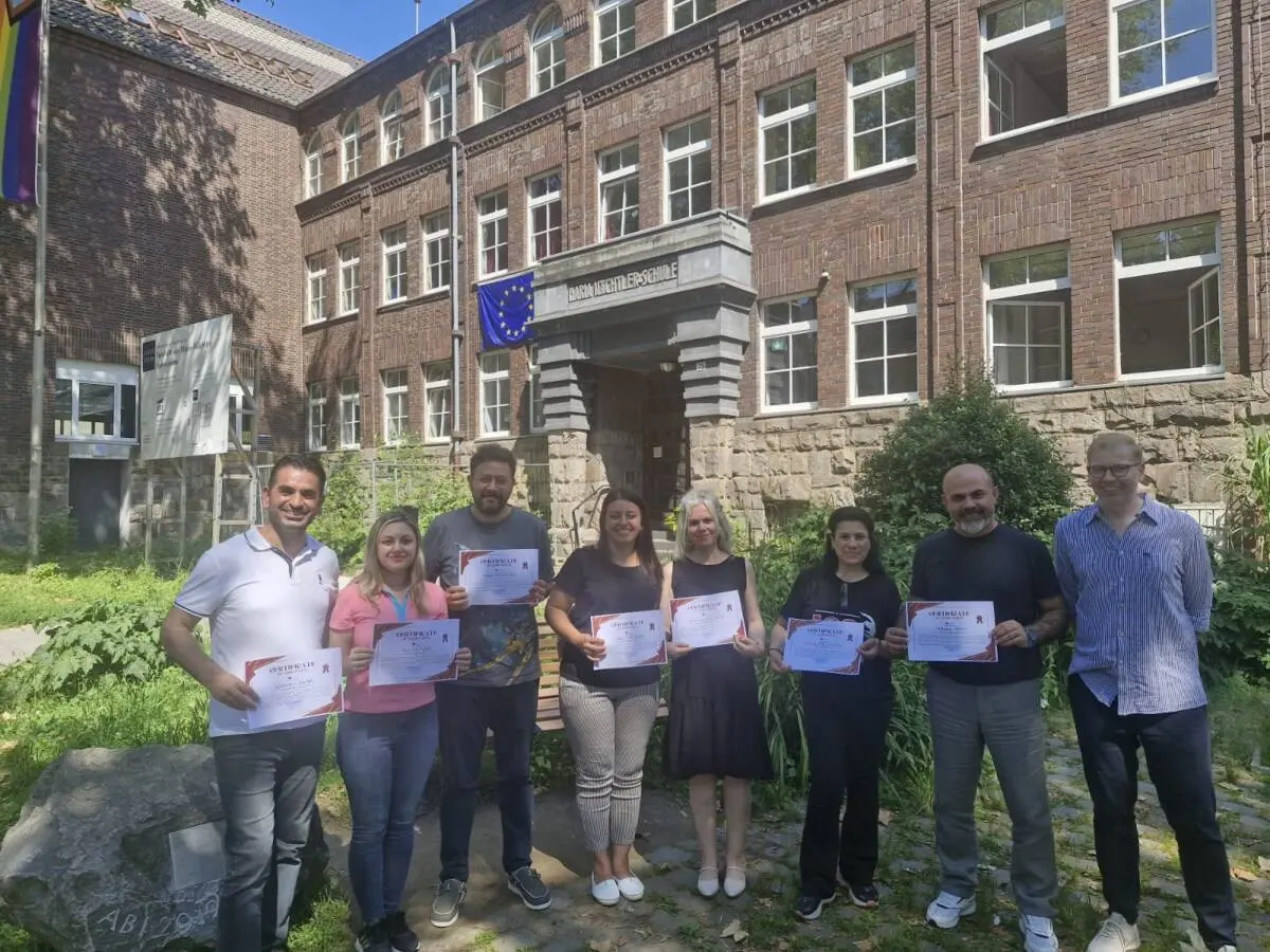 Defne Sümerler Ortaokulu yönetici ve öğretmenleri, Erasmus+ kapsamında Almanya’da eğitimde