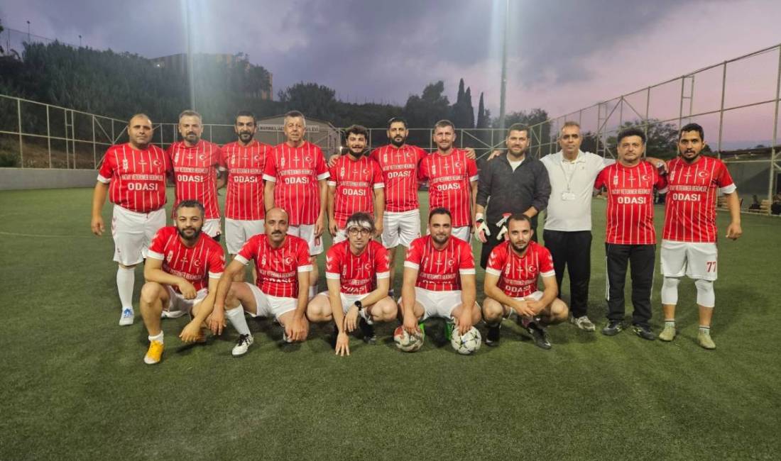 Hatay Akademik Meslek Odaları Futbol Turnuvası'nda mücadele eden Hatay Veteriner
