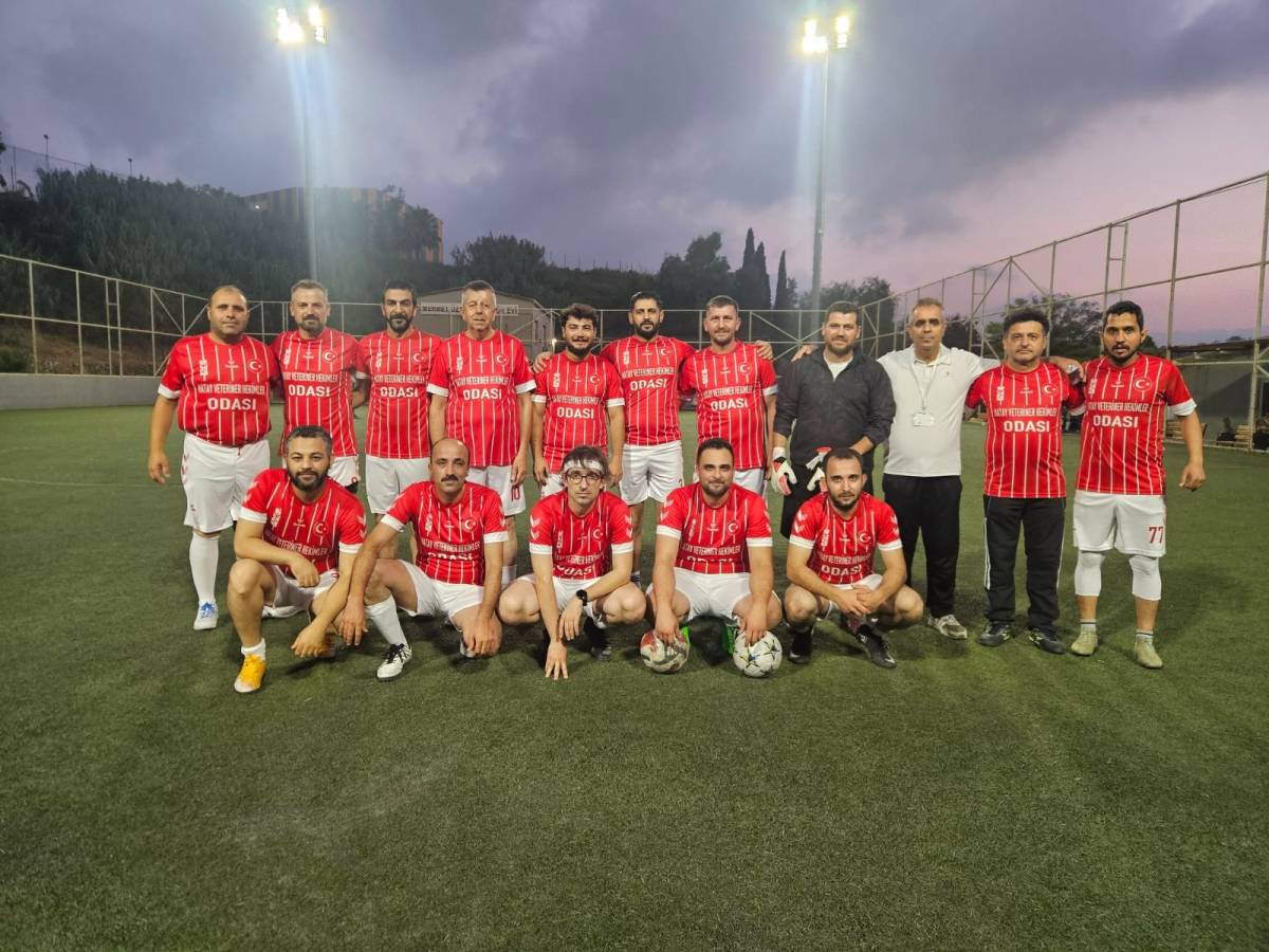 Hatay Akademik Meslek Odaları Futbol Turnuvası'nda mücadele eden Hatay Veteriner
