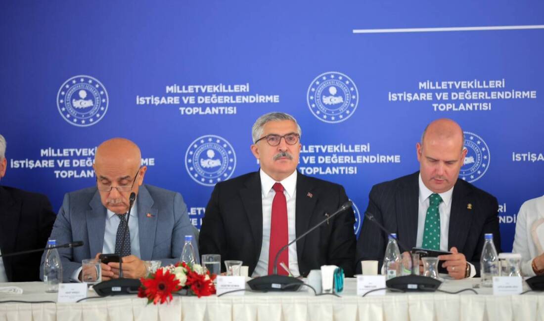 İçişleri Bakanlığı'nda gerçekleştirilen değerlendirme toplantısında, Türkiye Yüzyılı vizyonu doğrultusunda yürütülen
