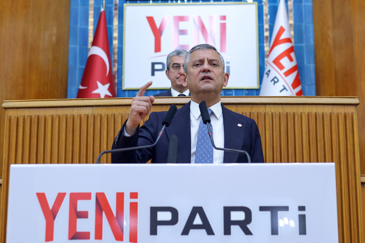 CHP'de kurultay sürecinin ardından yaşanan siyasi hareketlilik yeni bir boyut