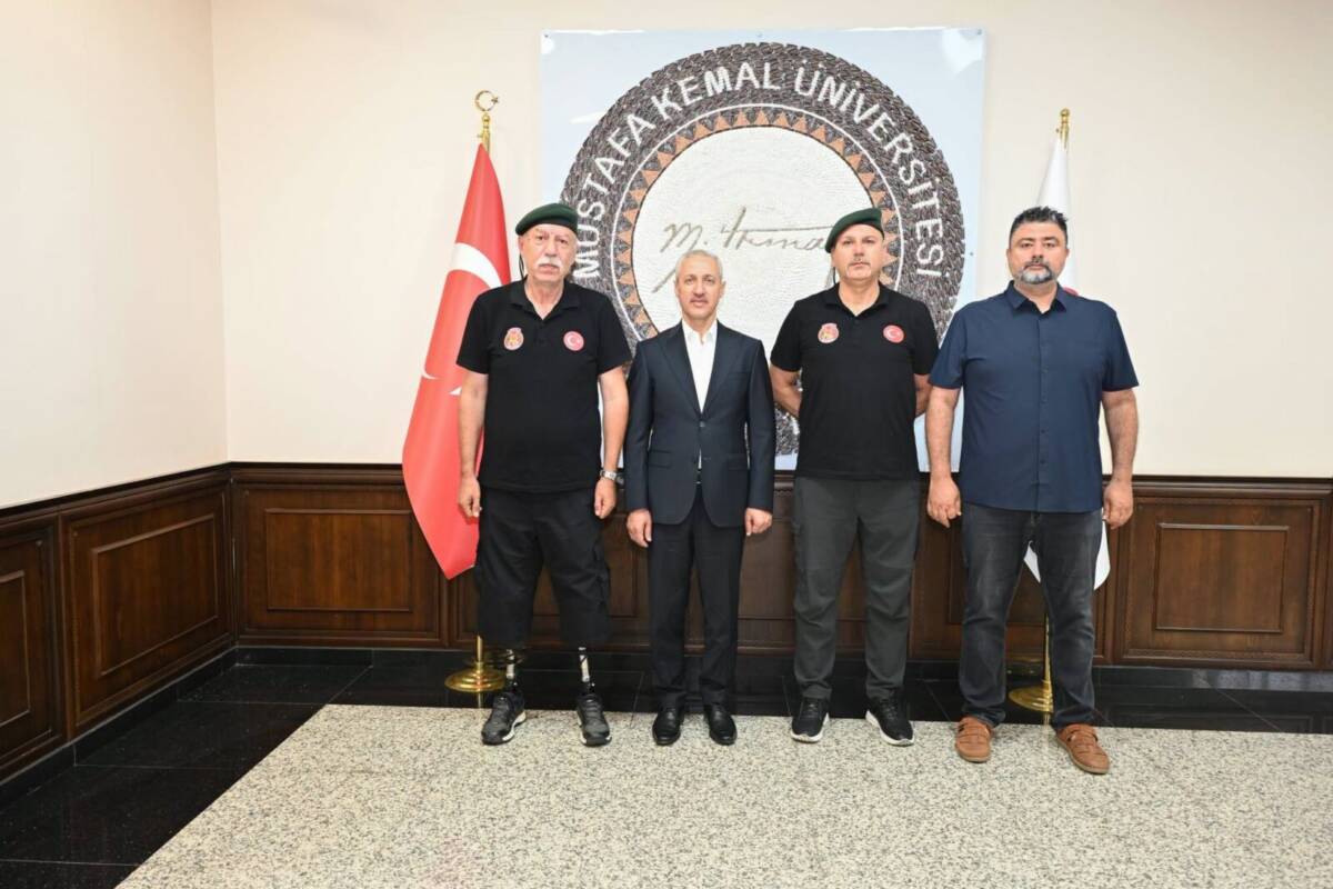 Hatay Mustafa Kemal Üniversitesi Rektörü Prof. Dr. Veysel Eren, Özel