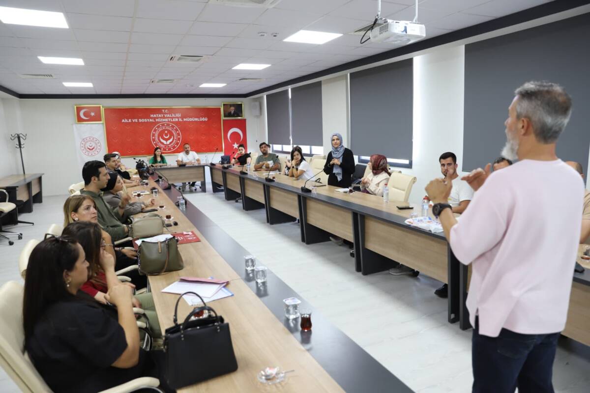 Hatay’da kamu personelinin işitme engelli bireylerle daha sağlıklı ve etkili