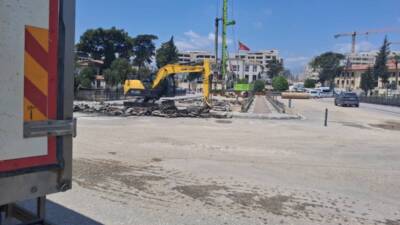 Hatay'ın Antakya ilçesinde ulaşımın önemli noktalarından biri olan Ata Köprüsü'nde