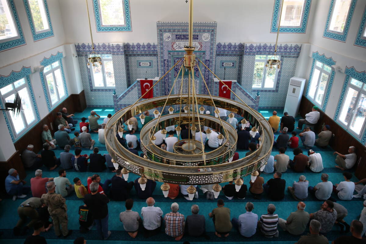 Hatay'ın Belen ilçesinde, 6 Şubat depremlerinde ağır hasar görerek yıkılan