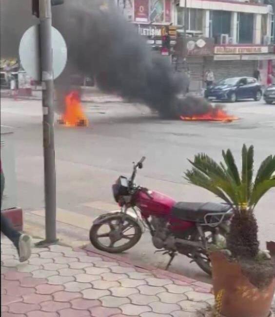 Hatay’ın Dörtyol ilçesinde zihinsel engelli olduğu belirtilen bir kişi, üzerine