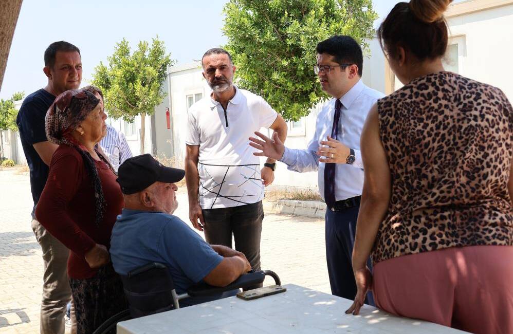 Arsuz Kaymakamı Fatih Eroğlu, Arsuz-Bodrum Kardeşlik Geçici Konaklama Merkezi'nde devam