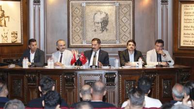 Hatay'da depremin ardından ekonomik hayatın yeniden canlandırılması amacıyla inşa edilen Yeni Ayakkabıcılar
