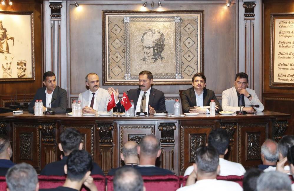 Hatay'da depremin ardından ekonomik hayatın yeniden canlandırılması amacıyla inşa edilen Yeni Ayakkabıcılar