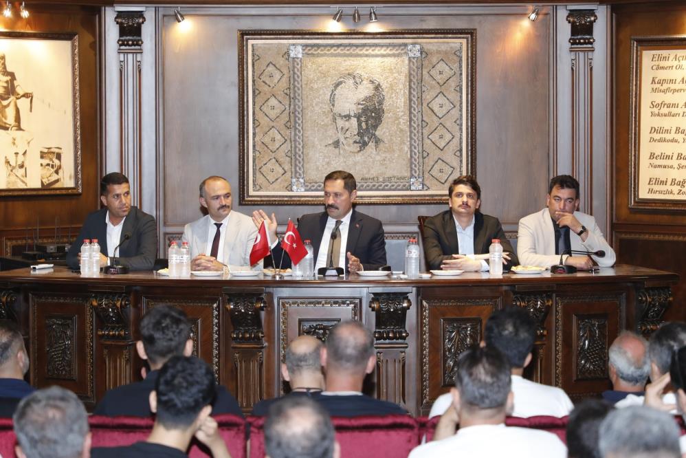 Hatay'da depremin ardından ekonomik hayatın yeniden canlandırılması amacıyla inşa edilen Yeni Ayakkabıcılar
