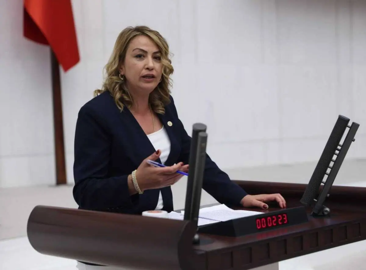 CHP Hatay Milletvekili Nermin Yıldırım Kara, deprem sonrası Hatay’da barınma