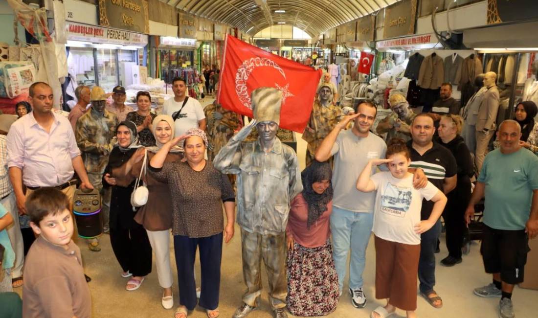Hatay’ın anavatana katılışının 87. yıl dönümü dolayısıyla Tarihi Uzun Çarşı’da