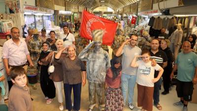 Hatay’ın anavatana katılışının 87. yıl dönümü dolayısıyla Tarihi Uzun Çarşı’da