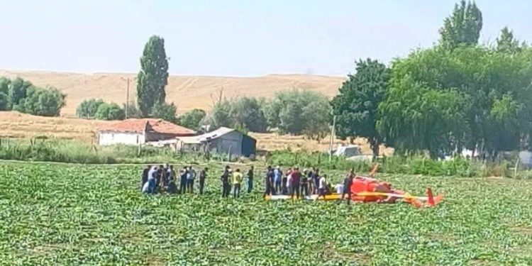 Ankara'nın Temelli bölgesinde eğitim amacıyla kullanılan bir helikopterin düştüğü bildirildi.