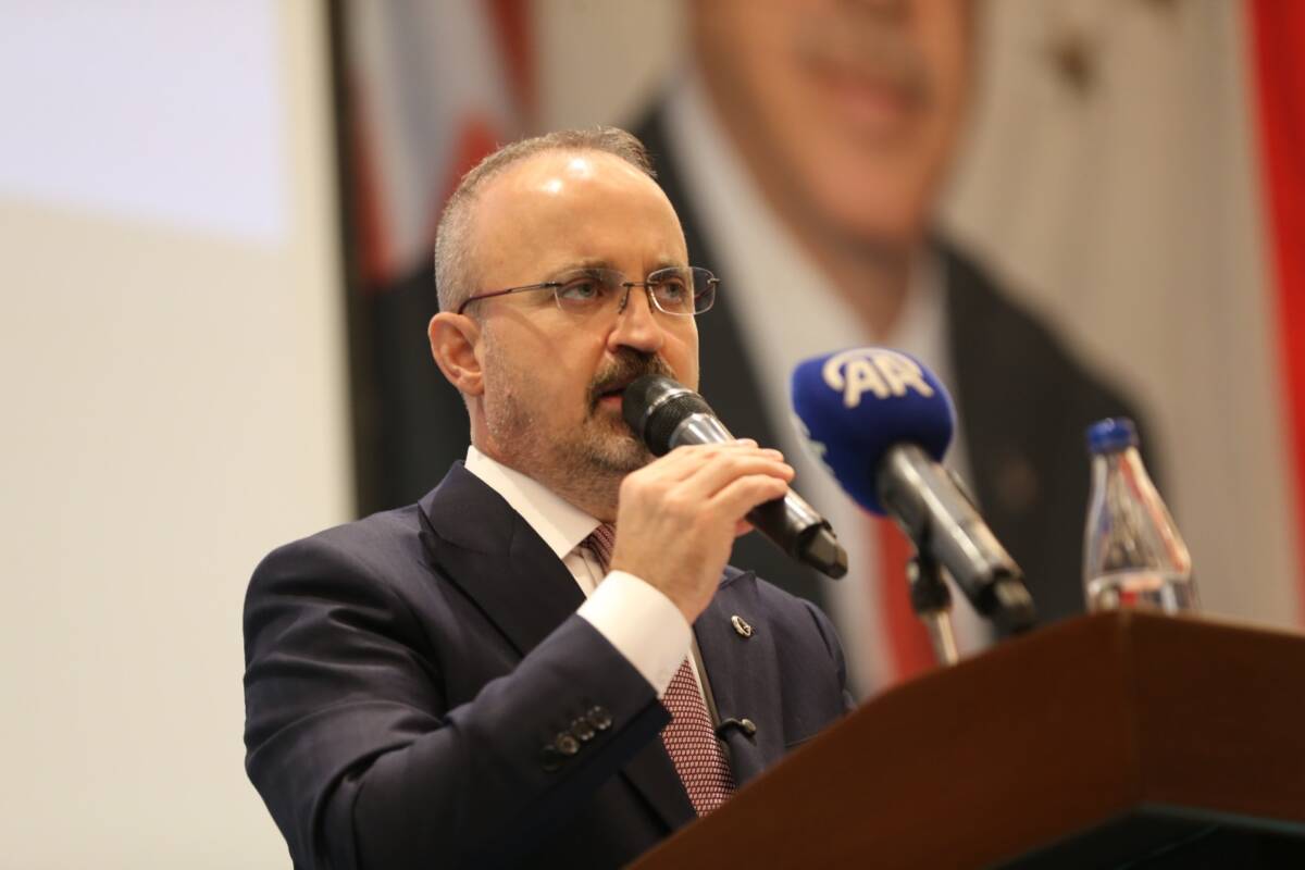 Hatay'da düzenlenen Muhtarlar Akademisi Eğitim Programı'nın kapanış törenine katılan İçişleri