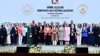 Hatay, koruyucu aile hizmetlerinde yürüttüğü çalışmalarla Cumhurbaşkanlığında düzenlenen programda "Koruyucu