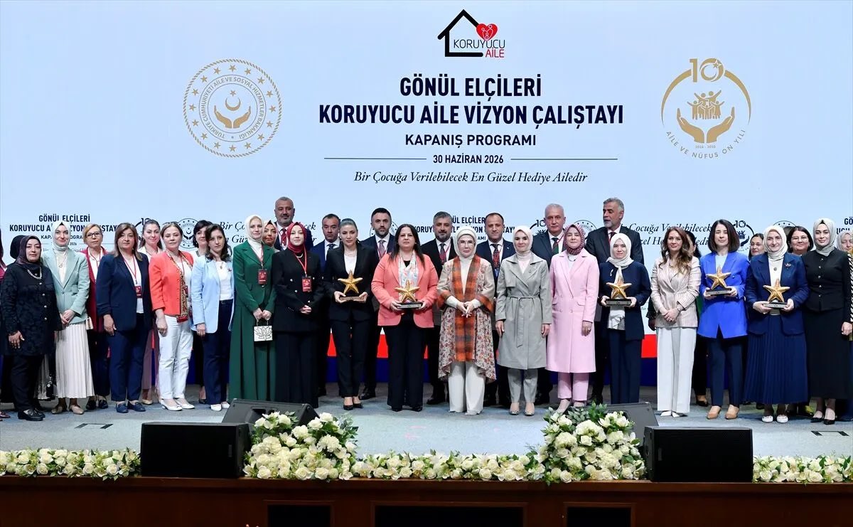 Hatay, koruyucu aile hizmetlerinde yürüttüğü çalışmalarla Cumhurbaşkanlığında düzenlenen programda "Koruyucu