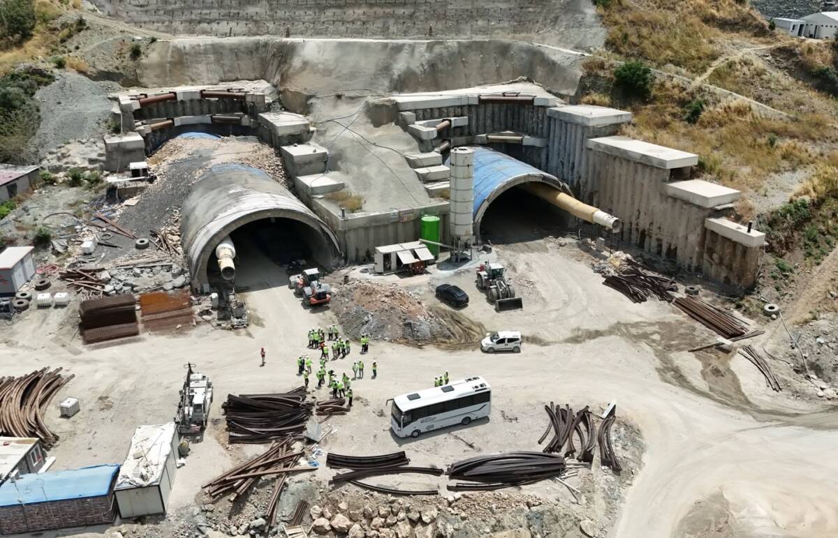 İnşaat Mühendisleri Odası Hatay Şubesi yönetici ve üyeleri İskenderun-Belen Tünel