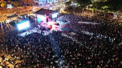 Hatay'ın İskenderun ilçesinde, kurtuluşun 88. yıl dönümü dolayısıyla düzenlenen 5