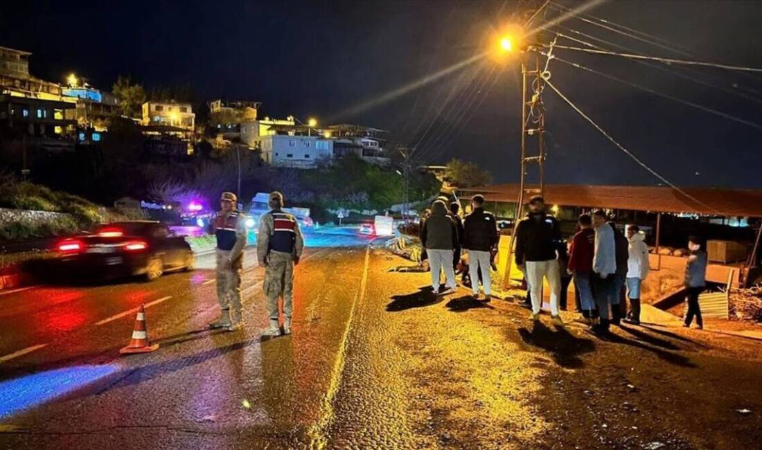 Hatay'ın Belen ilçesinde SUV tipi araç ile otomobilin çarpışması sonucu