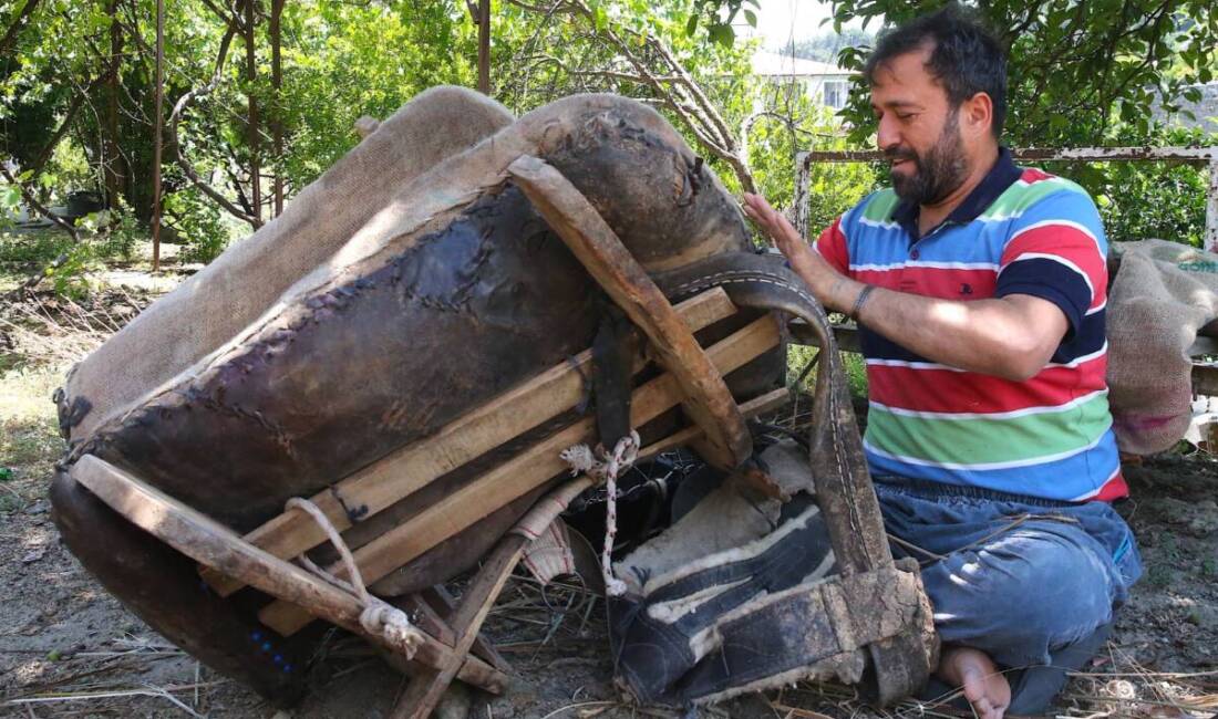 Hatay'ın Antakya ilçesinde yaşayan 53 yaşındaki Mustafa Gezer, dedesinden ve
